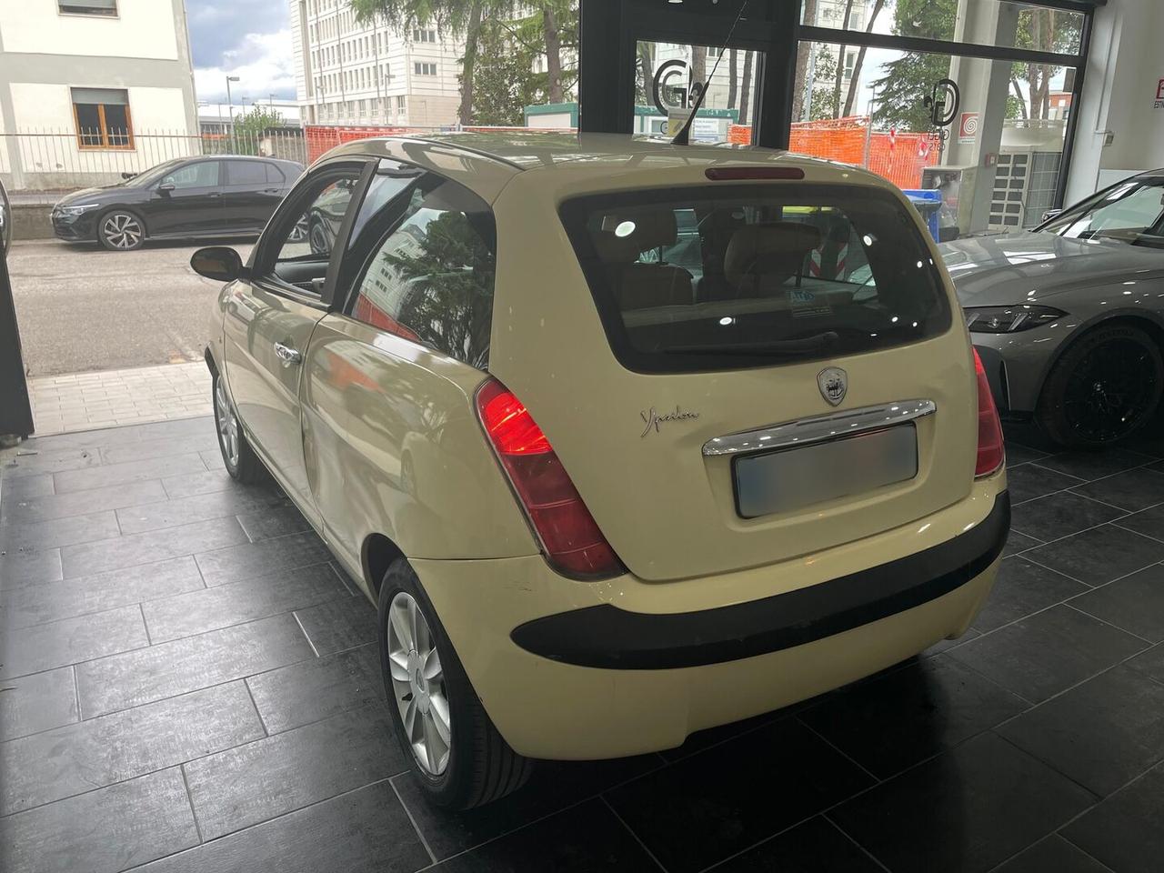 Lancia Ypsilon Ypsilon 1.2 16v C.15" Neopatentati Pelle Manuale