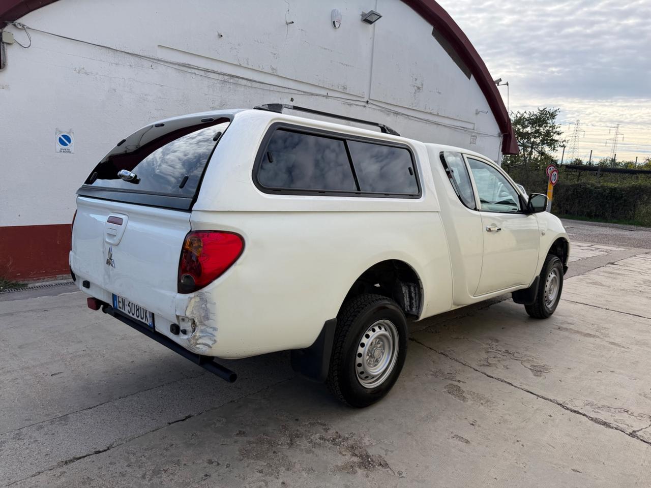 Mitsubishi L200 2.5 DI-D King CAB Hard Top - 2012