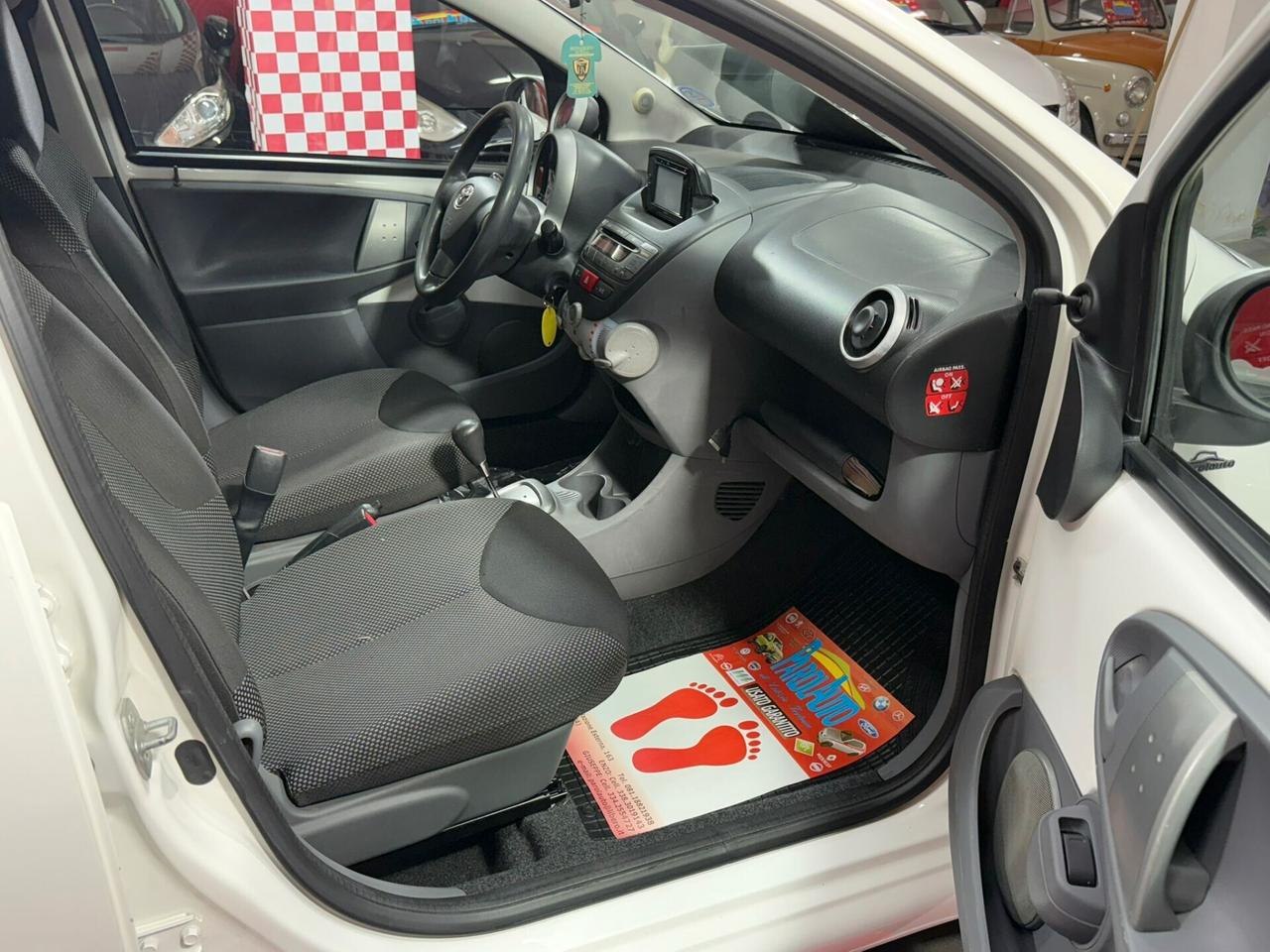 Toyota Aygo 1.0 68cv 5 porte Sol - 2011