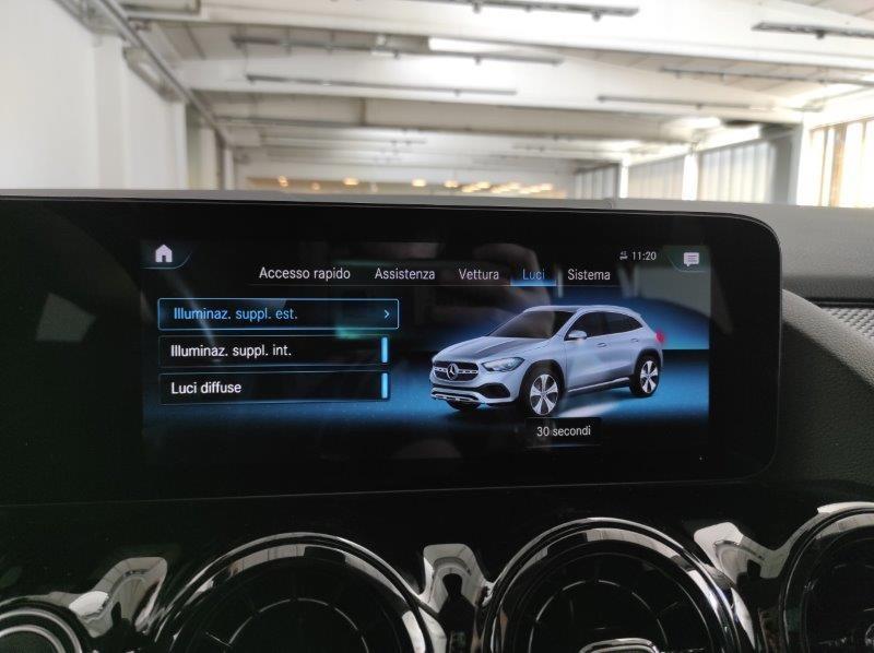 Mercedes-Benz GLA (H247) - GLA 200 d Automatic Business
