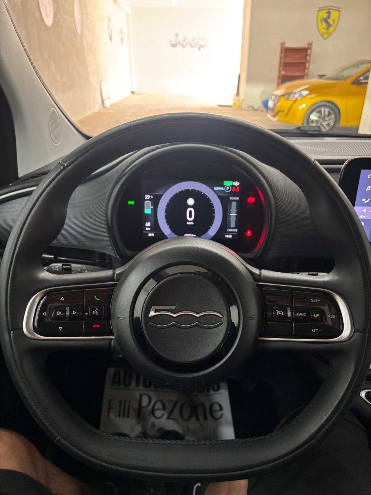 Fiat 500 500e Berlina 42 kWh La Prima