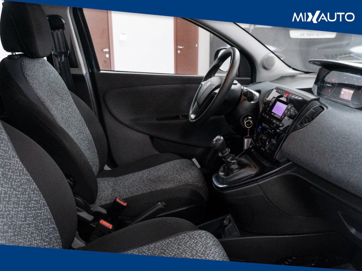Lancia Ypsilon 1.0 Firefly Hybrid Silver 70CV 5 Porte