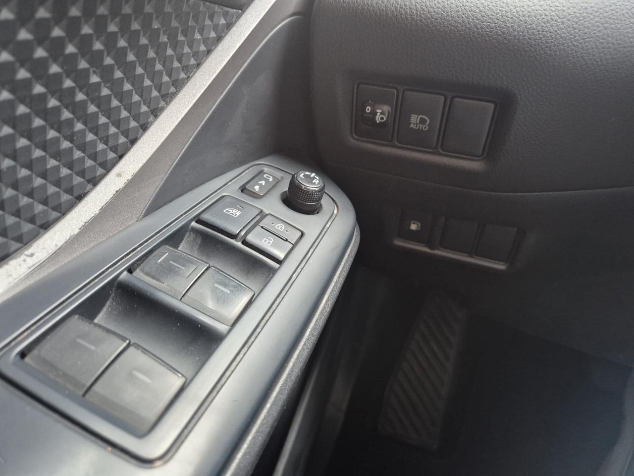 Toyota C-HR 1.8 Hybrid E-CVT Business