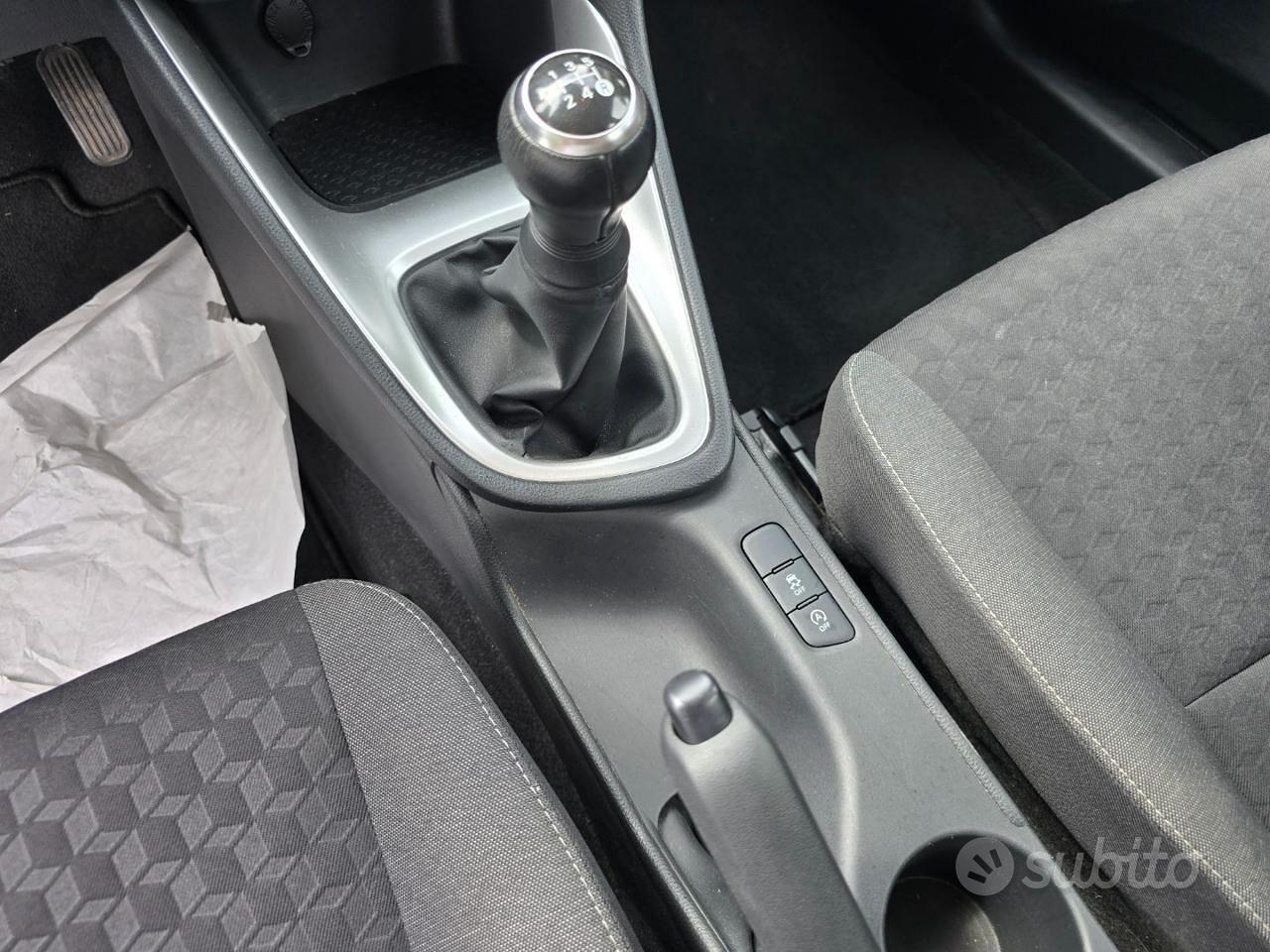 TOYOTA Yaris 1.0 5 porte Active