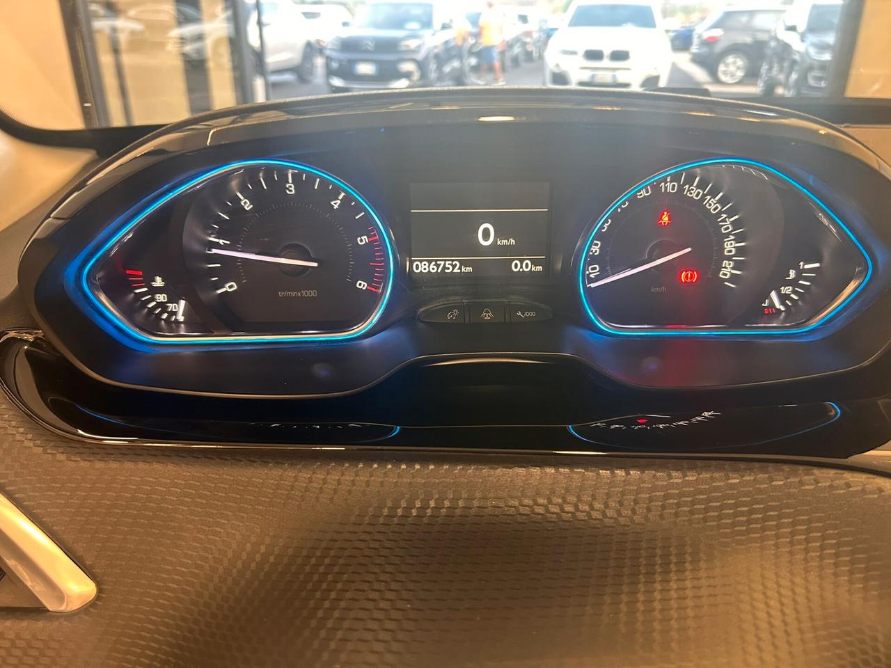 Peugeot 2008 BlueHDi 100 S&S Allure