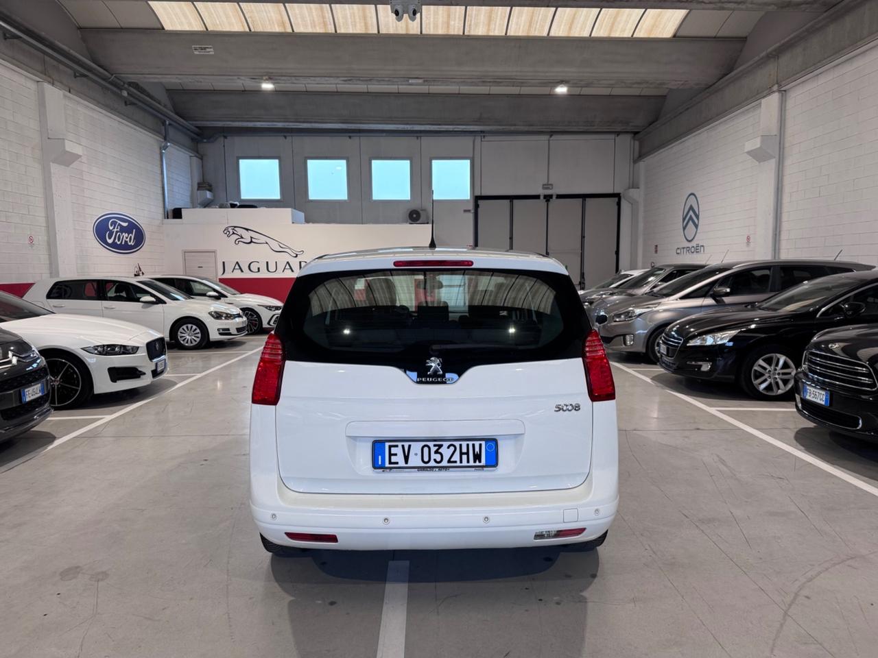 Peugeot 5008 1.6 HDi 115CV Active. 7 Posti