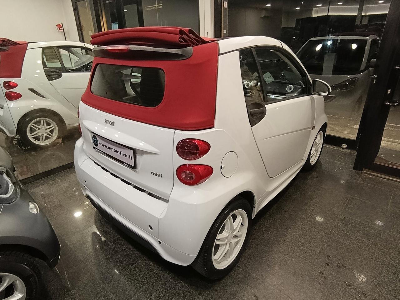 Smart ForTwo 1.0 71cv MHD cabrio Brabus Style Capote Rossa