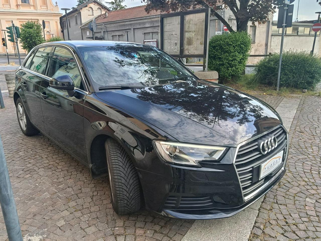 Audi A3 Business 1.6 30 TDI #10427