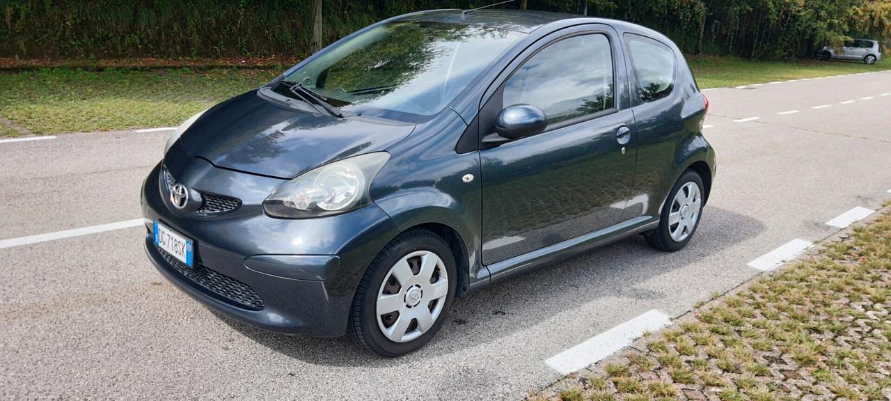 Toyota Aygo 1.0 12V VVT-i 3 porte Sol