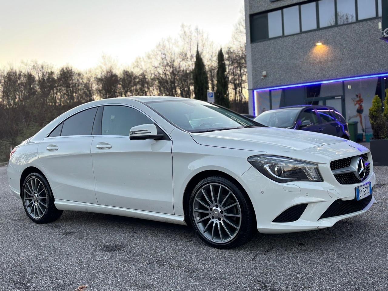 Mercedes-benz CLA 200 d Premium