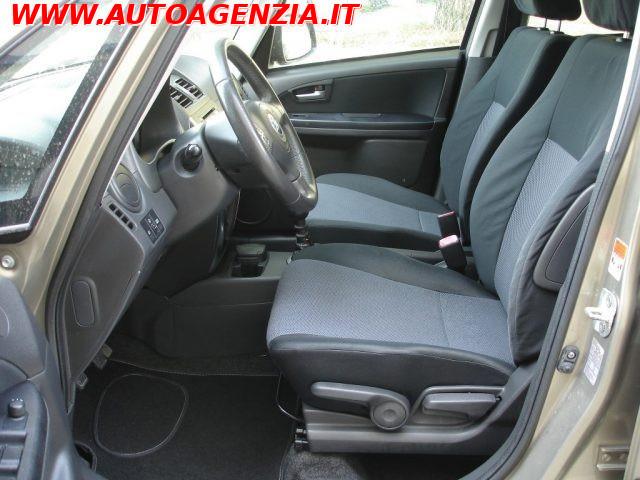 FIAT Sedici 1.9 MJT 4x4 Emotion...