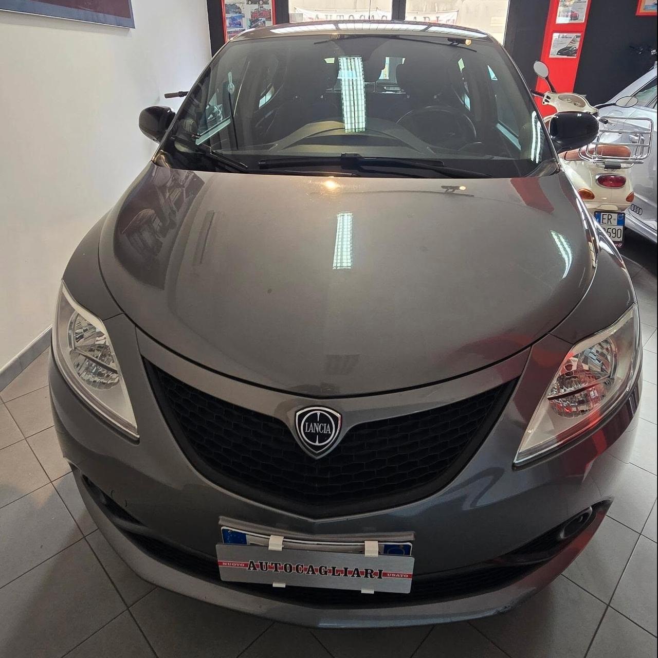 Lancia Ypsilon 1.2 69 CV 5 porte S&S Gold