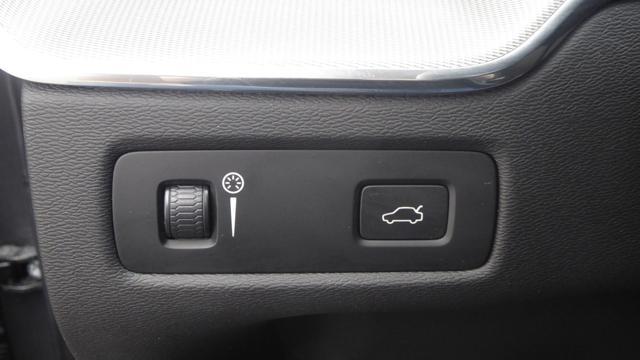 VOLVO XC60 B4 (d) AWD Geartronic Inscription