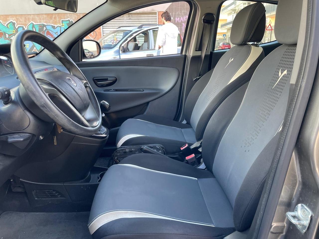 Lancia Ypsilon 0.9 TwinAir 85 CV 5 porte S&S Silver km 120 mila
