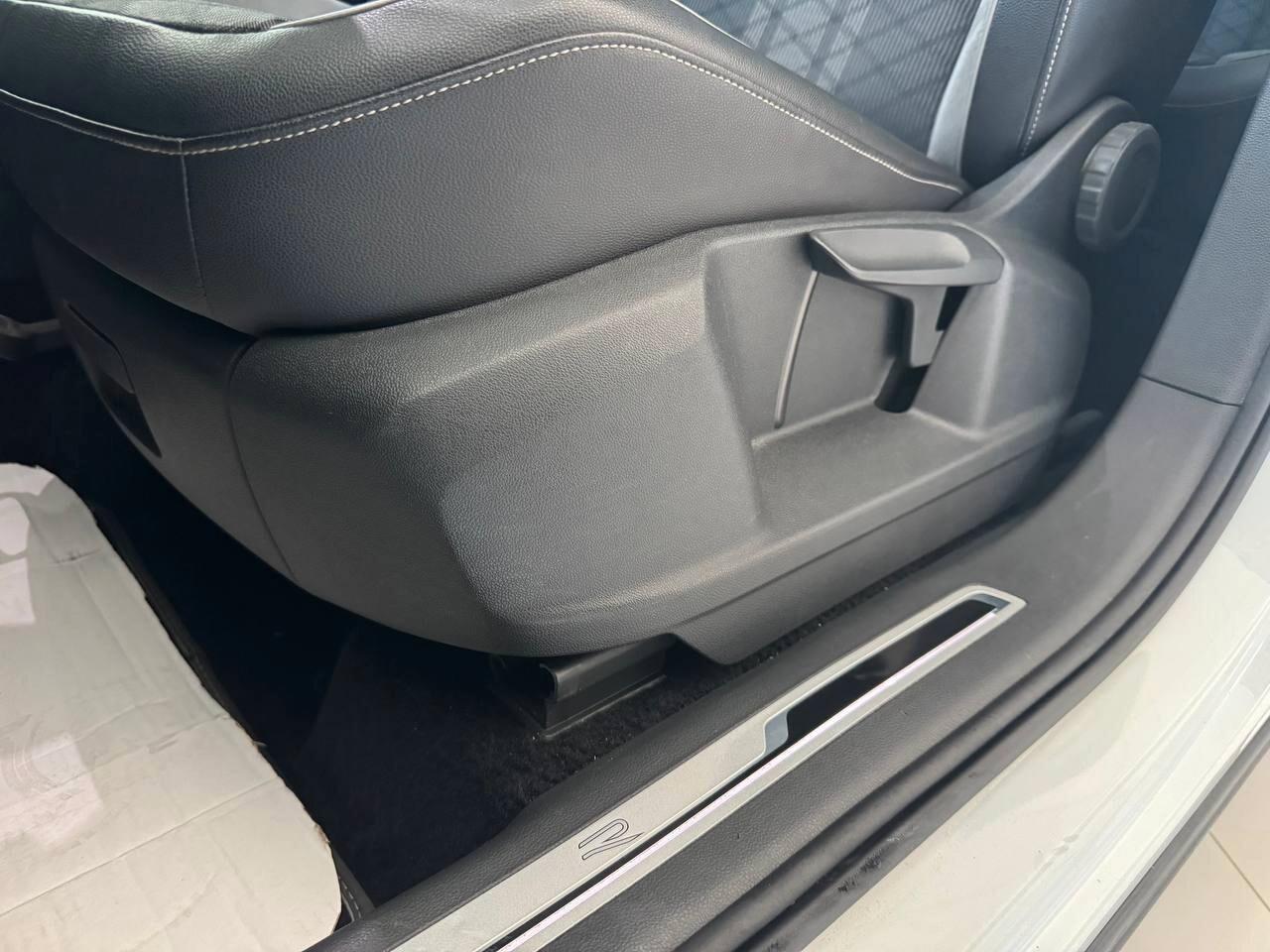 Volkswagen Tiguan 2.0 TDI 150 CV SCR DSG 4MOTION R-Line