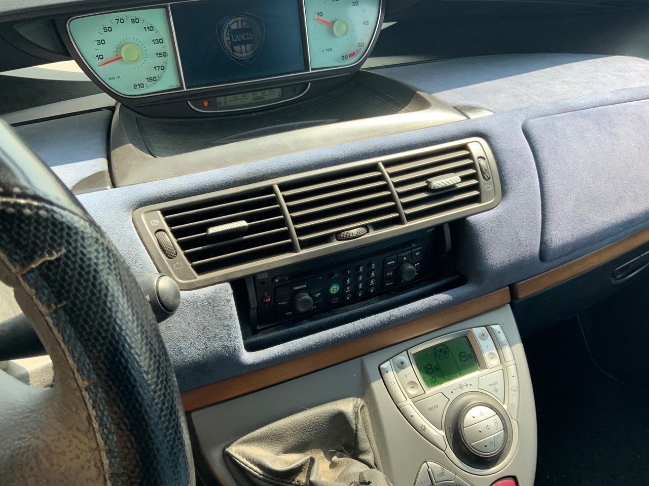 Lancia Phedra 2.2 jtd Emblema plus