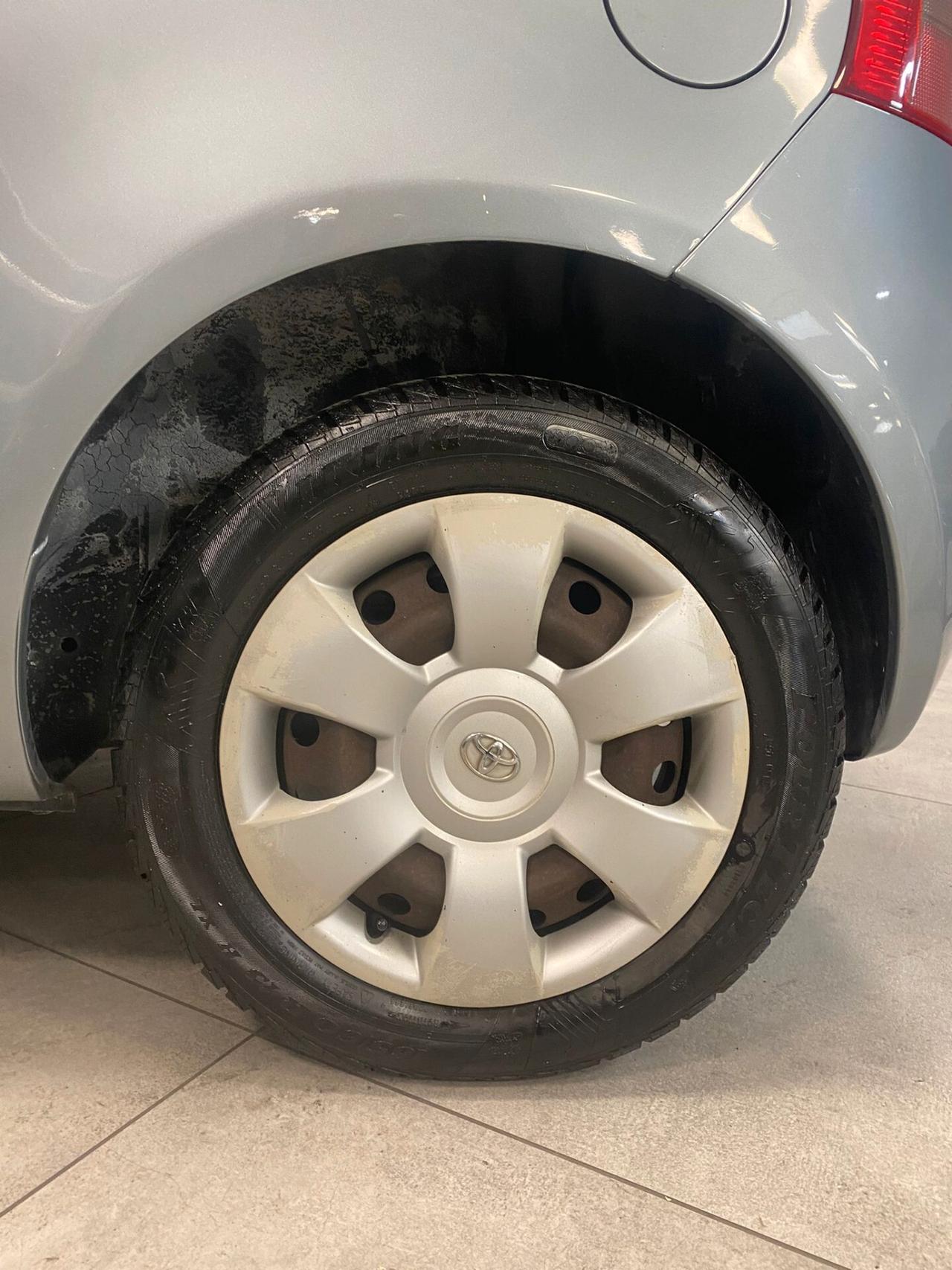 Toyota Yaris 1.0 3 porte