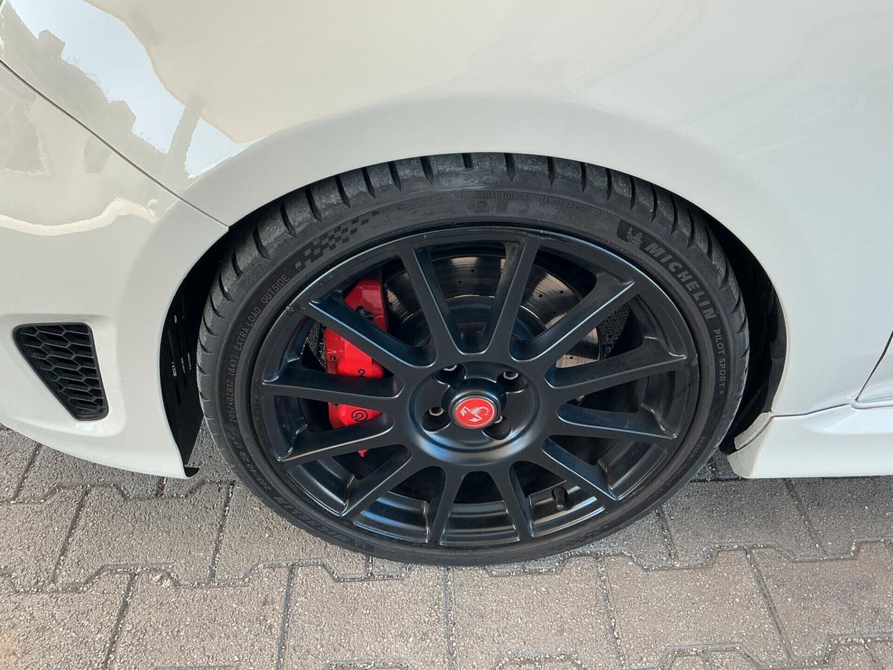 Abarth 595 1.4 Turbo T-Jet 180 CV Esseesse
