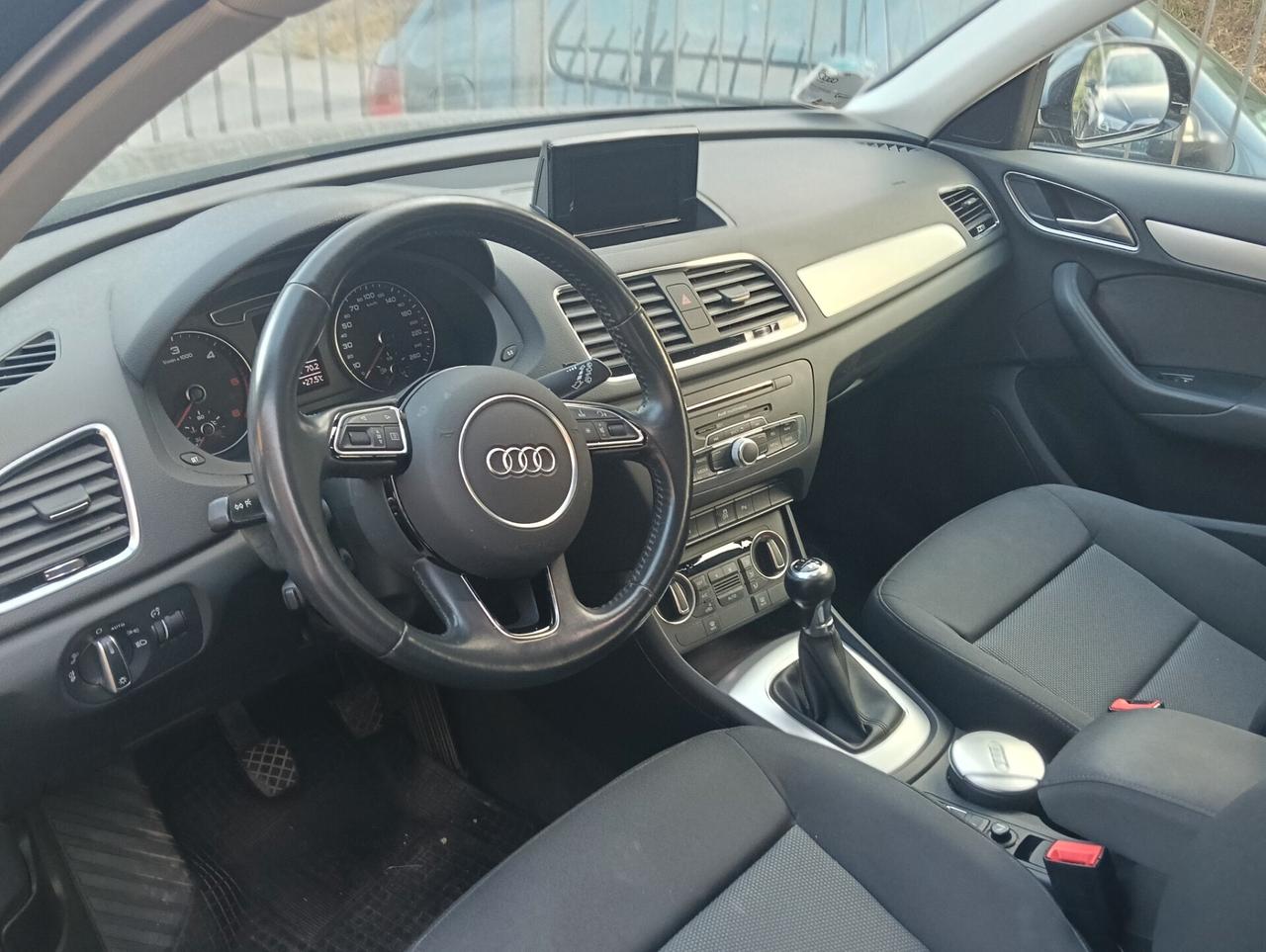 Audi Q3 2.0 TDI 120 CV Business
