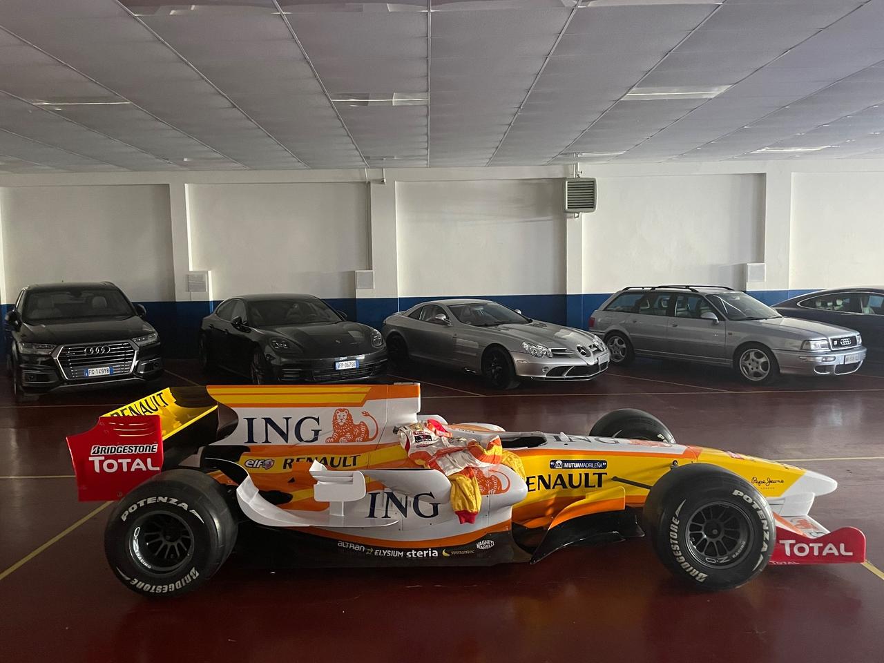 Ferrari Purosangue - A LISTINO - LEASING