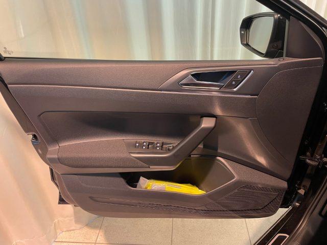 VOLKSWAGEN Polo 1.0 TSI DSG R-Line 17" DAB+ Travel Assist