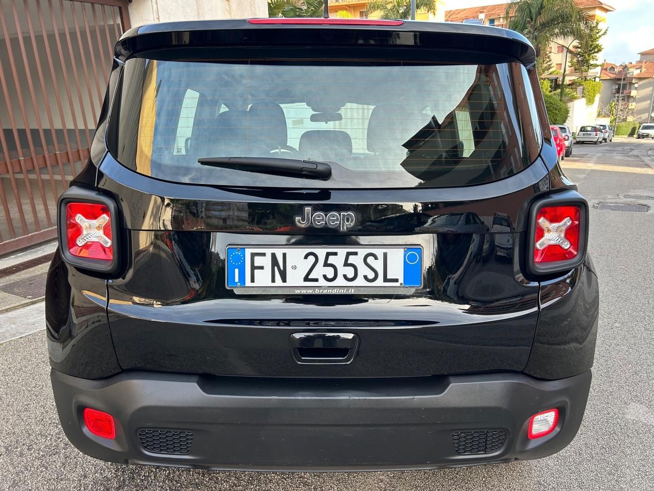 Jeep Renegade 1.6 Mjt Sport ideale per neo patenta