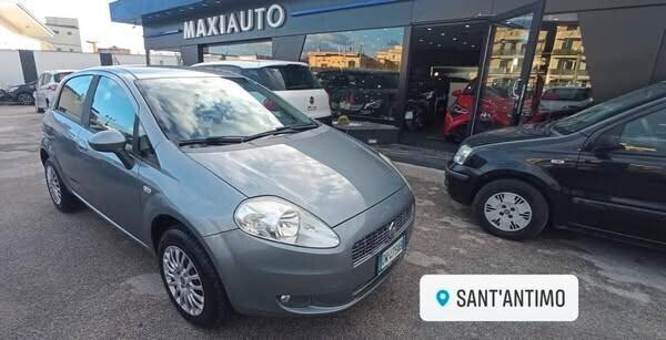 Fiat Grande Punto entra