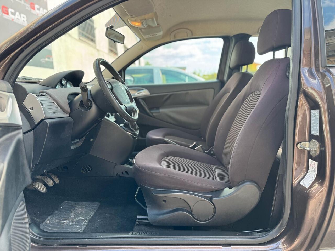 Lancia Ypsilon 1.2 Versus