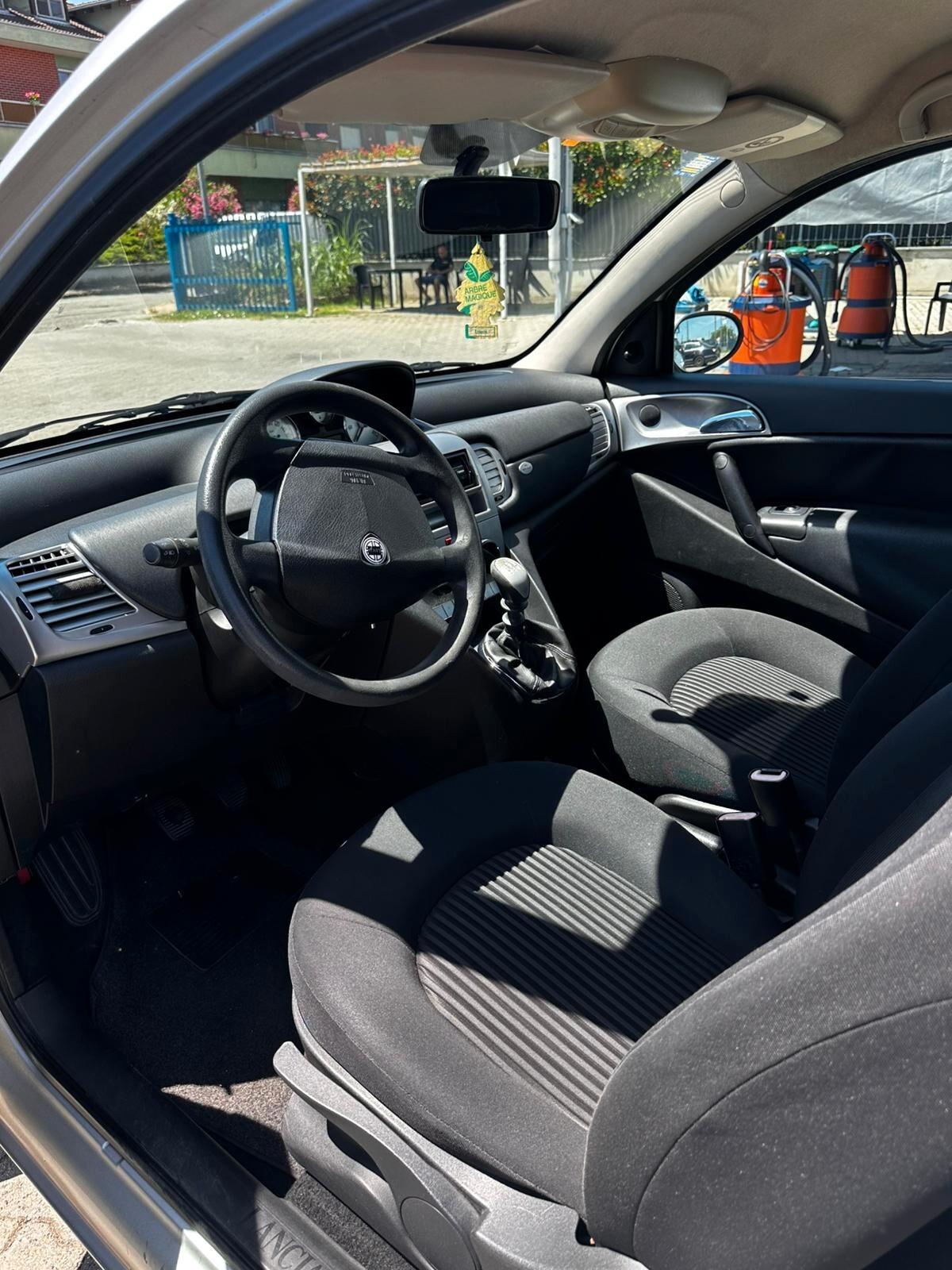 Lancia Ypsilon 1.2 Argento