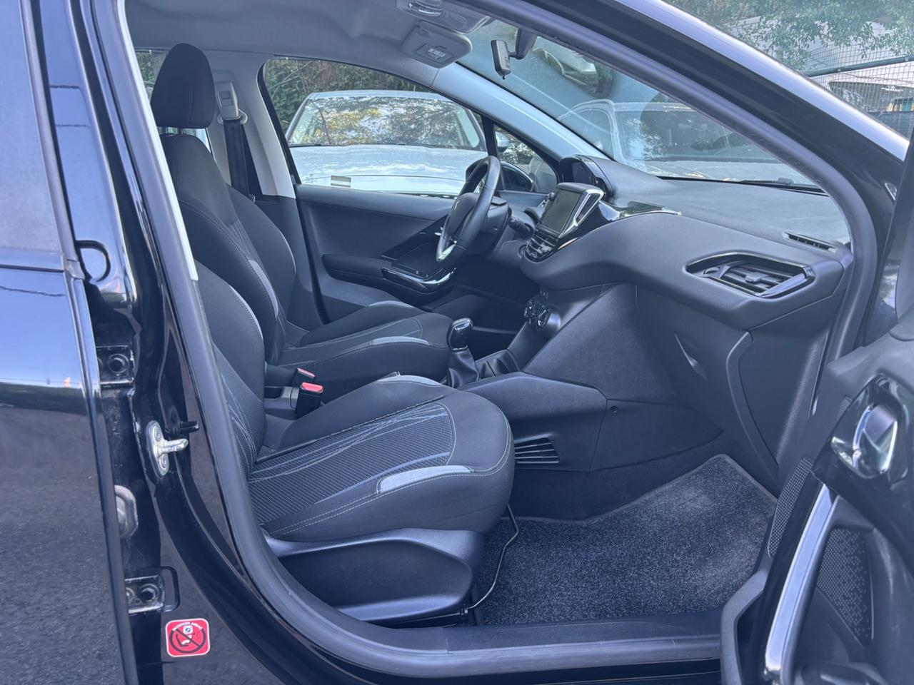 Peugeot 208 1.4 HDi 5 porte Allure OK NEOPATENTATI