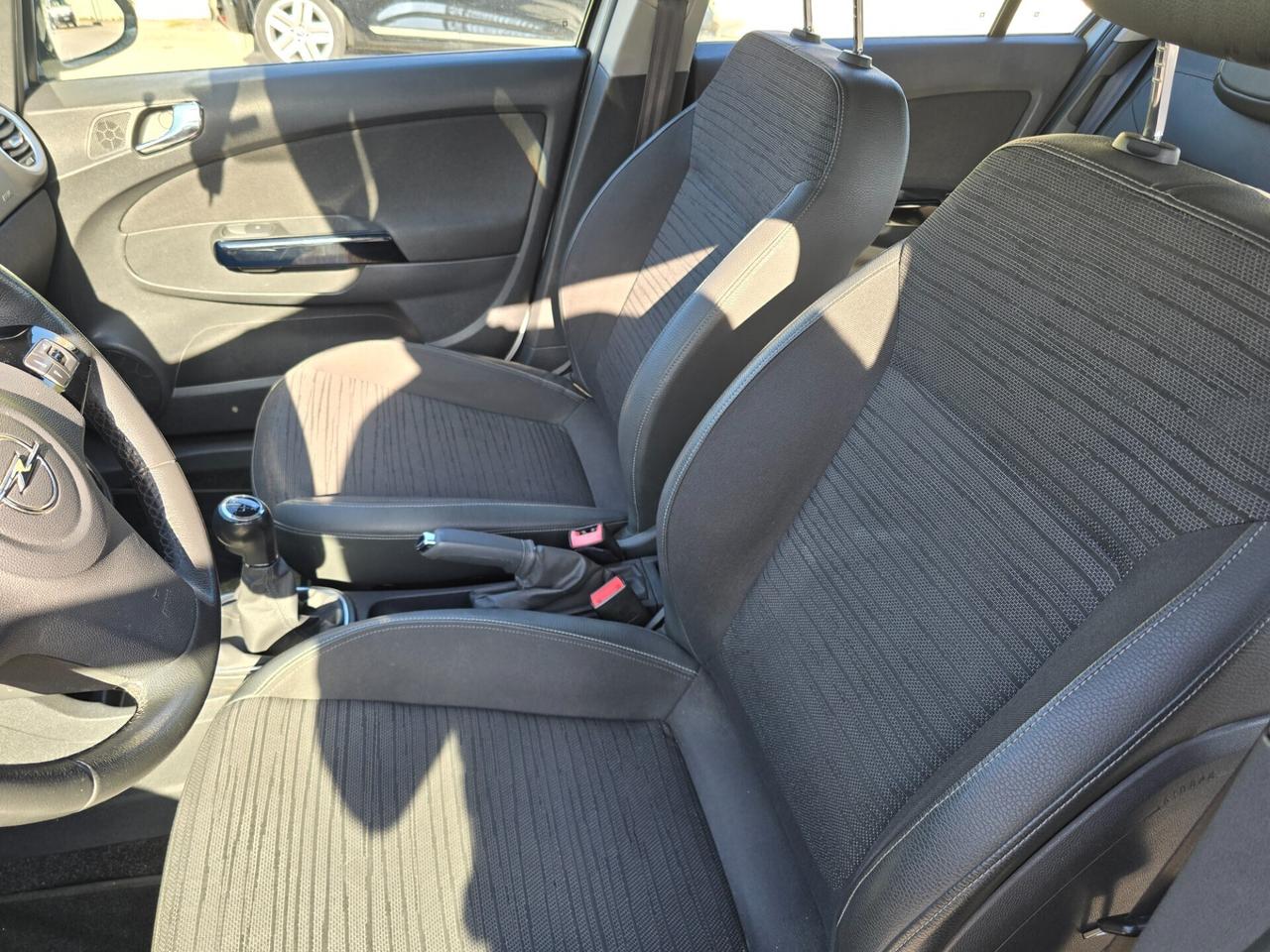 Opel Corsa 1.2 85CV 5 porte GPL-TECH Edition