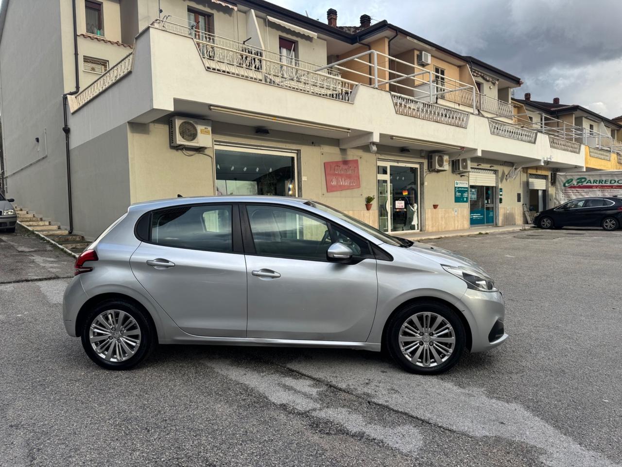 Peugeot 208 BlueHDi 75 5 porte Allure