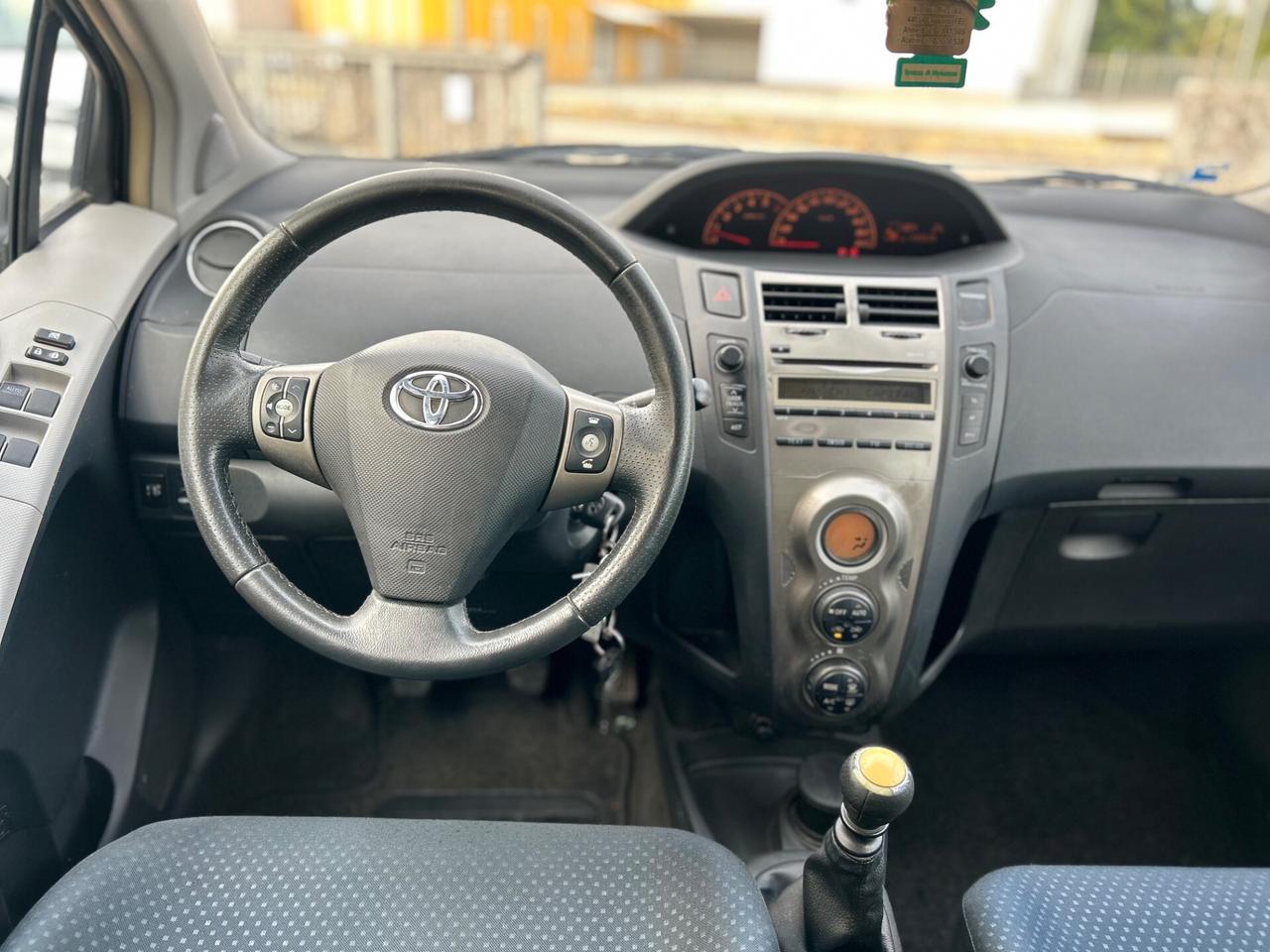 Toyota Yaris 1.4 D-4D DPF 5 porte Sol