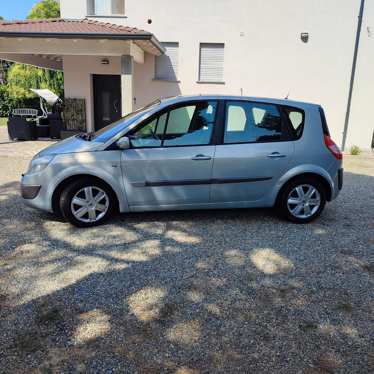 Renault Scenic Scénic 1.6 16V Luxe Dynamique