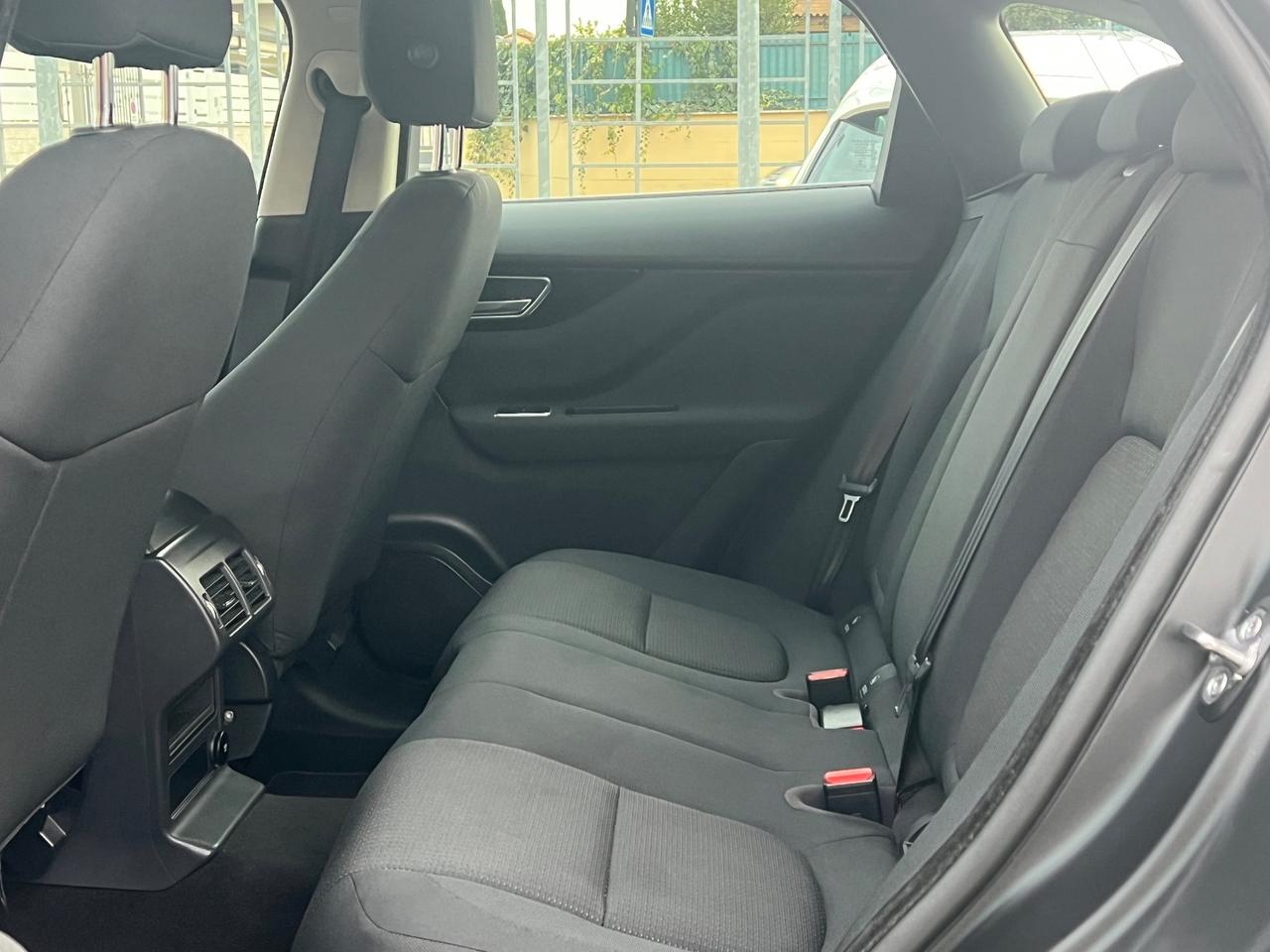 Jaguar F-Pace 2.0 D 163 cv manuale