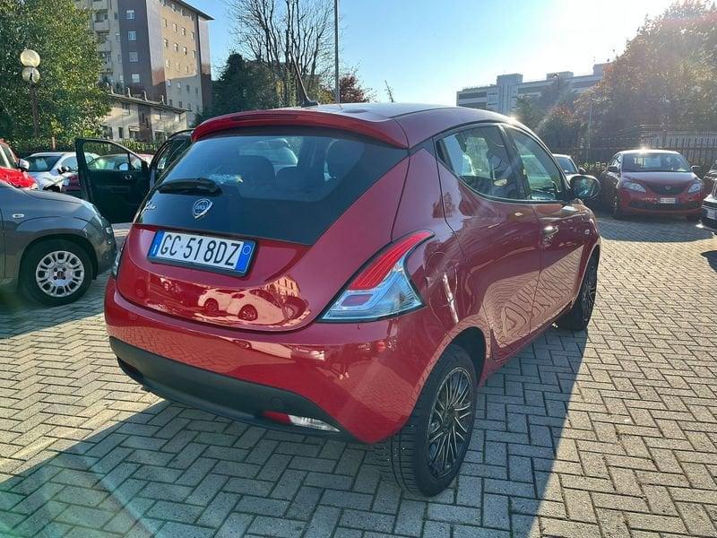 Lancia Ypsilon 1.2 69 CV 5 porte GPL Ecochic Silver