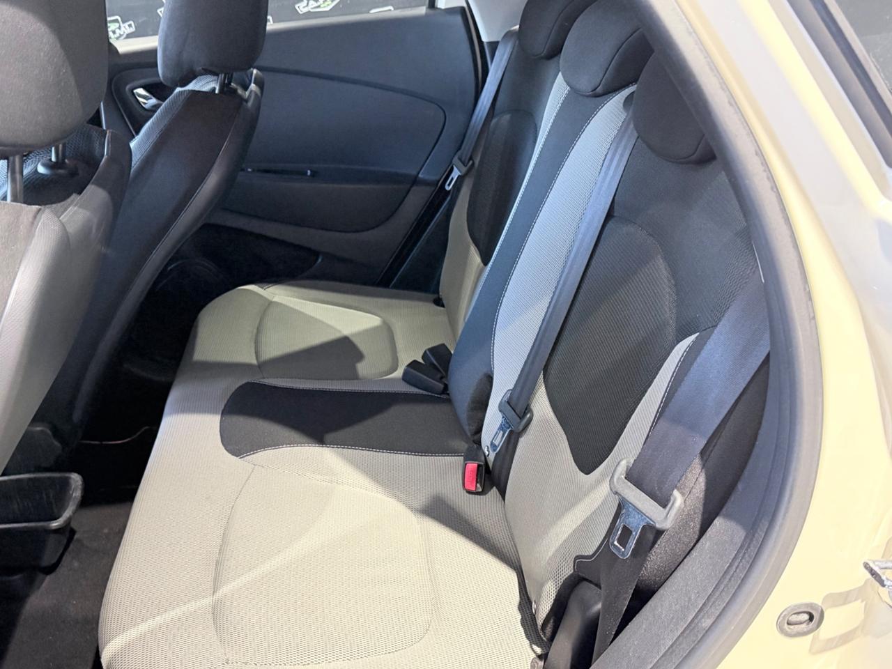 Renault Captur - 2014 1.5 dCi 8V 90 CV Start&Stop Wave