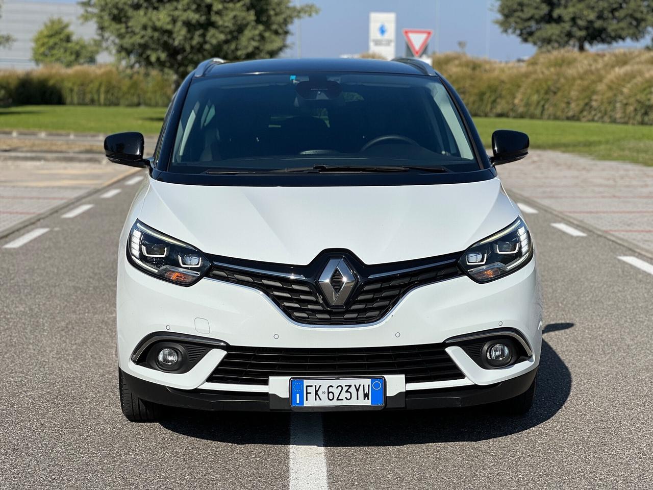 Renault Grand Scenic dCi 8V 110 CV EDC Energy Bose