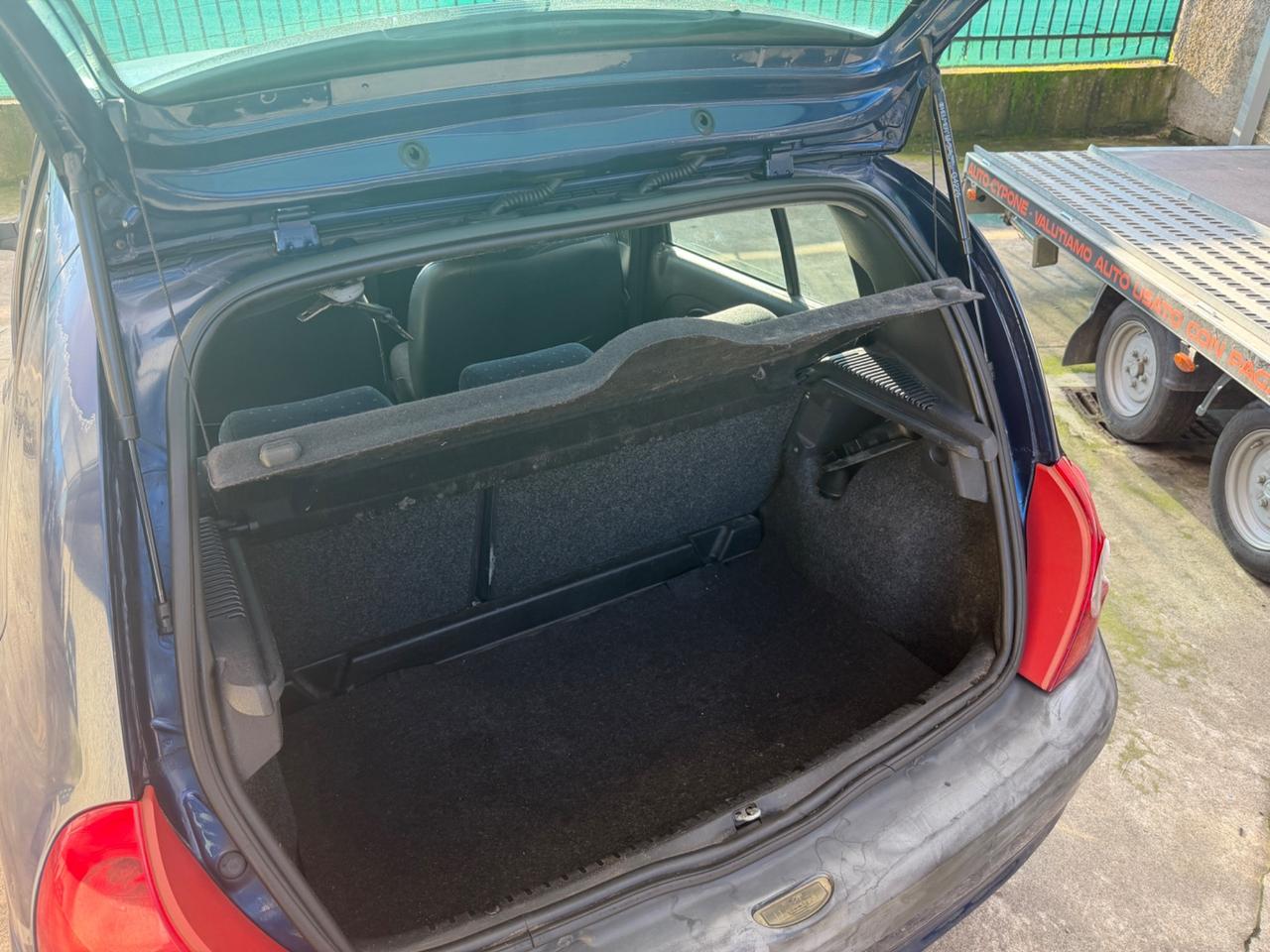 Renault Clio 1.2 BENZINA NEOPATENTATI CONSUMI BASSI