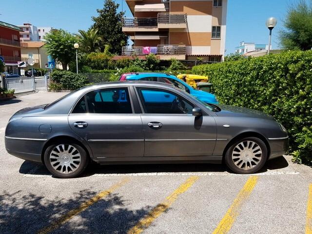 Lancia Thesis 2.0 Turbo 20V Emblema