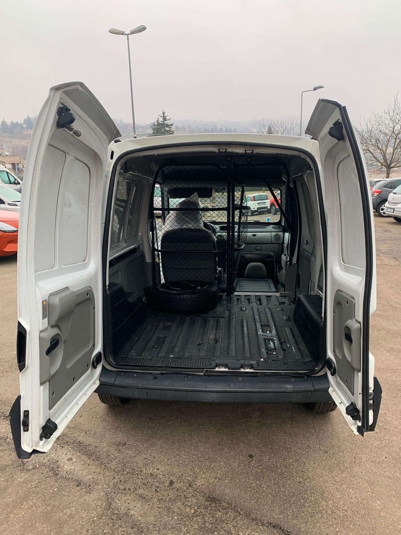 Renault Kangoo tdi autocarro 2 posti in ordine-con paratia amovibile-tagliandato e manutentato-neo patentati