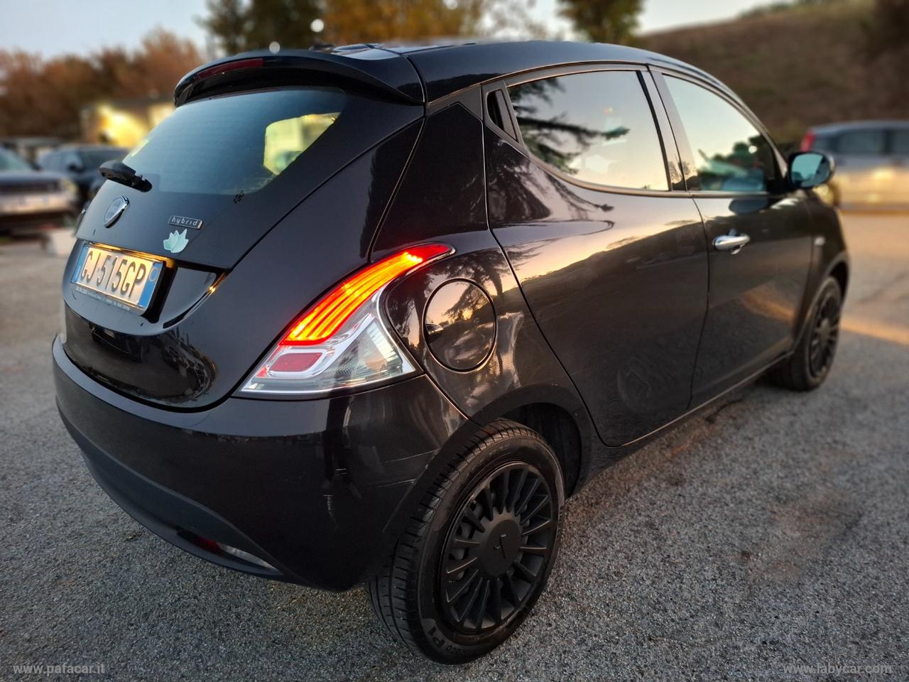 LANCIA Ypsilon 1.0 FireFly 5p.S&S Hybrid Silver