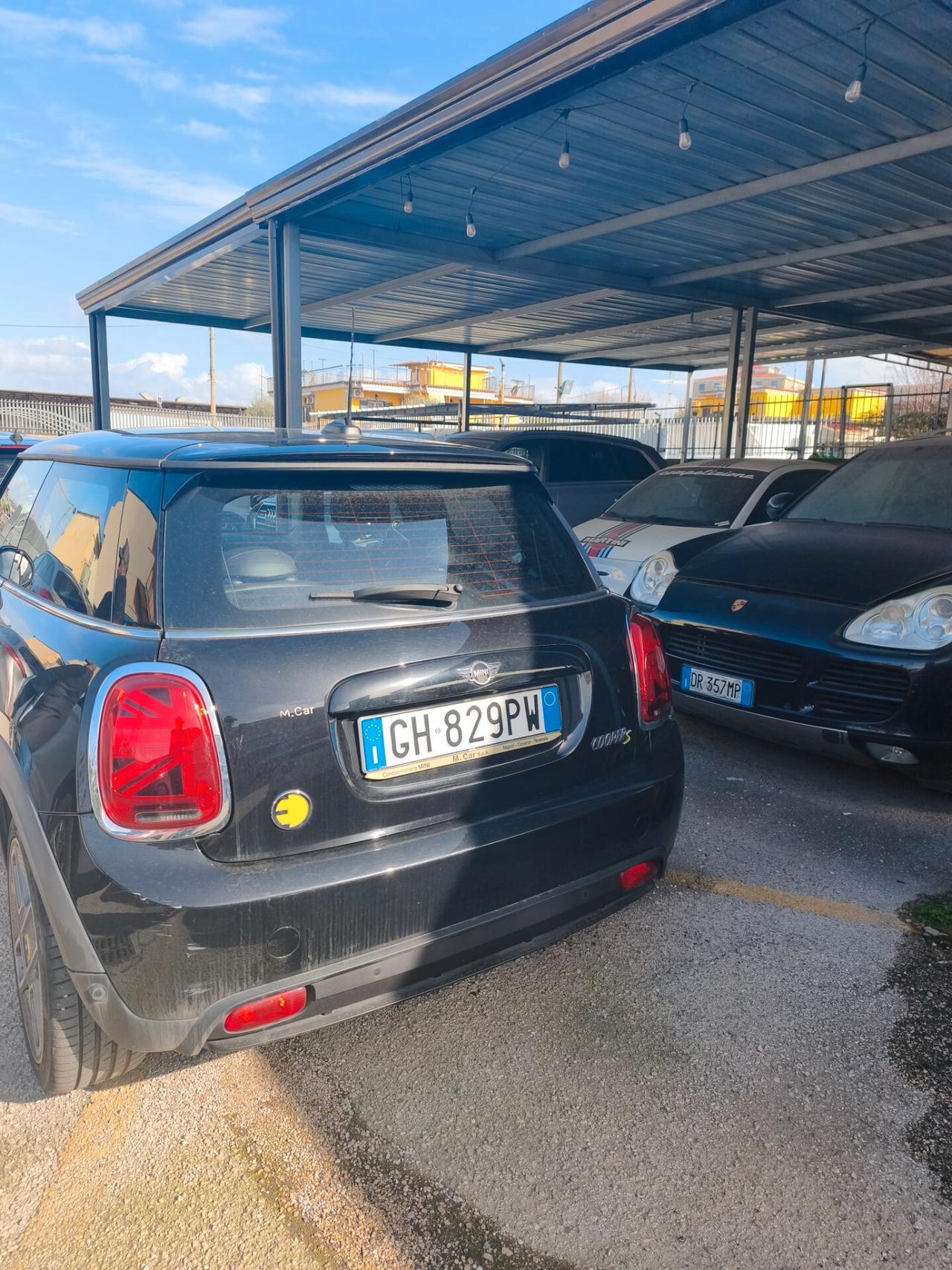 Mini Full Electric Cooper SE Yours e-tape display