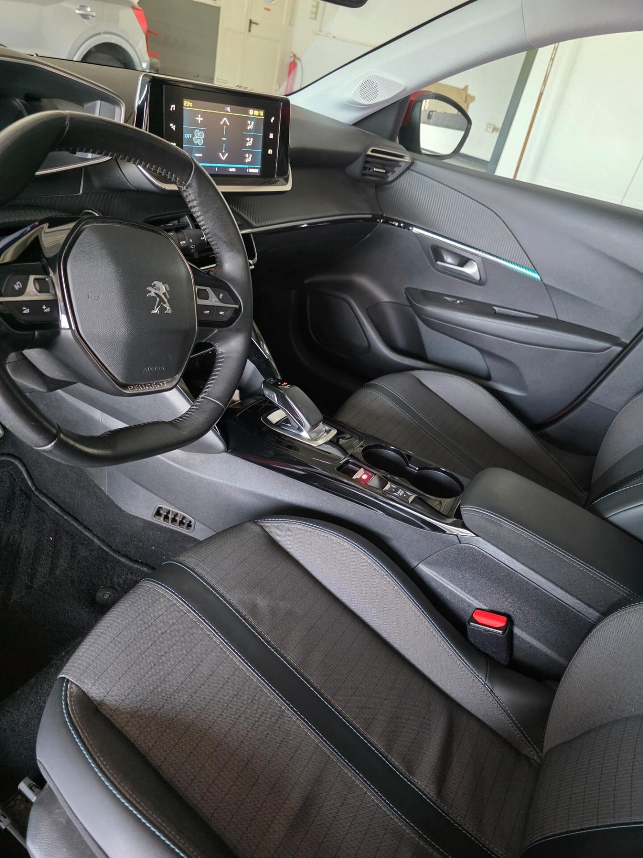 Peugeot 208 motore elettrico 136 CV 5 porte GT Pack