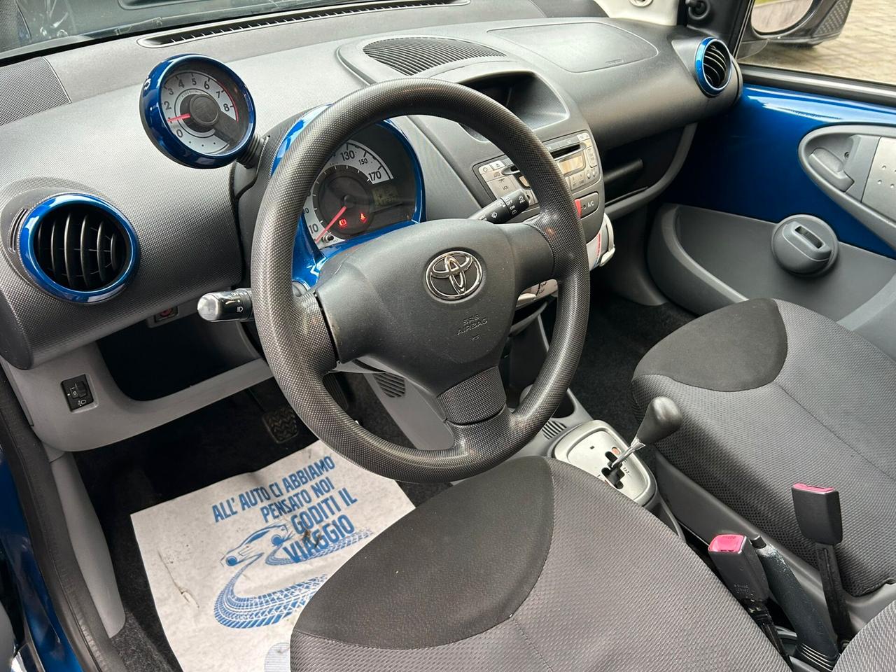 Toyota Aygo 1.0 12V VVT-i 5 porte Sol CAMBIO NUOVO