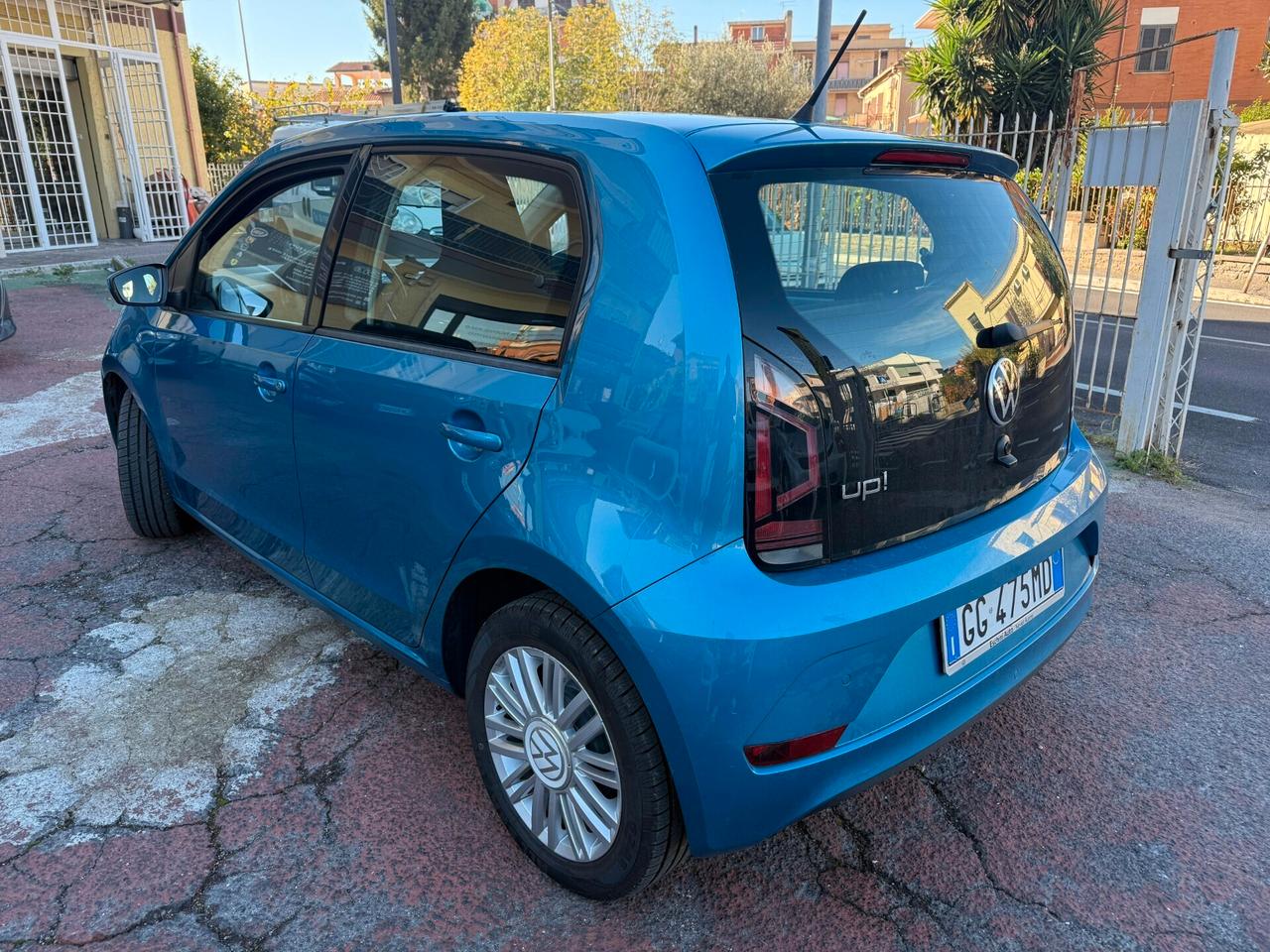 Volkswagen UP! 65cv **4 GOMME NUOVE**