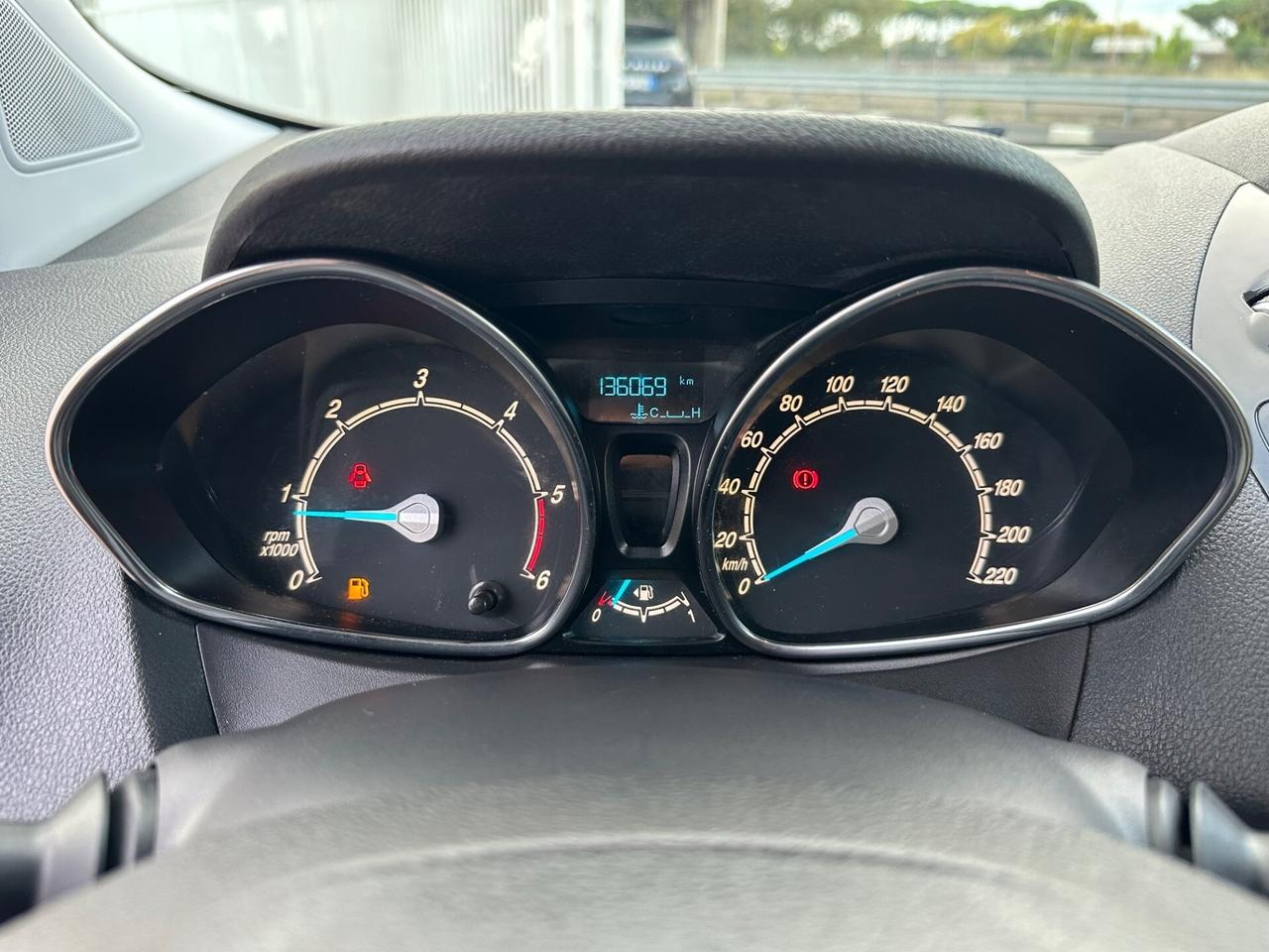 Ford Tourneo Courier 2015 1.5 DIESEL 95CVTitanium