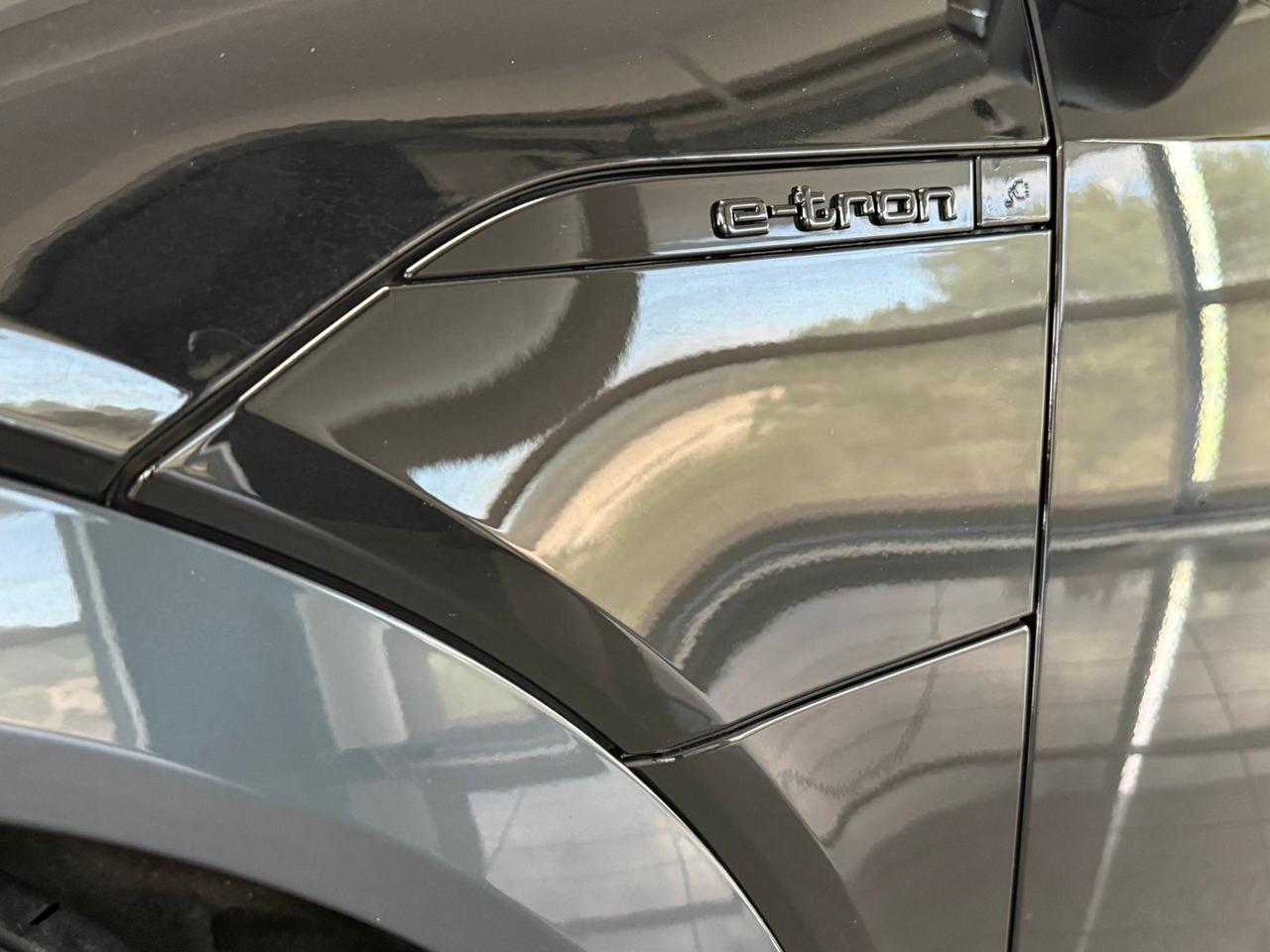 Audi Q8 e-tron S-Line Edition 55 #7496