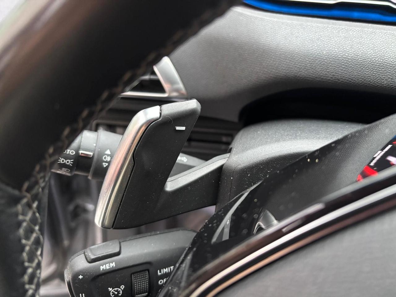 Peugeot 3008 HDi 1.5/130 CV EAT8 Allure