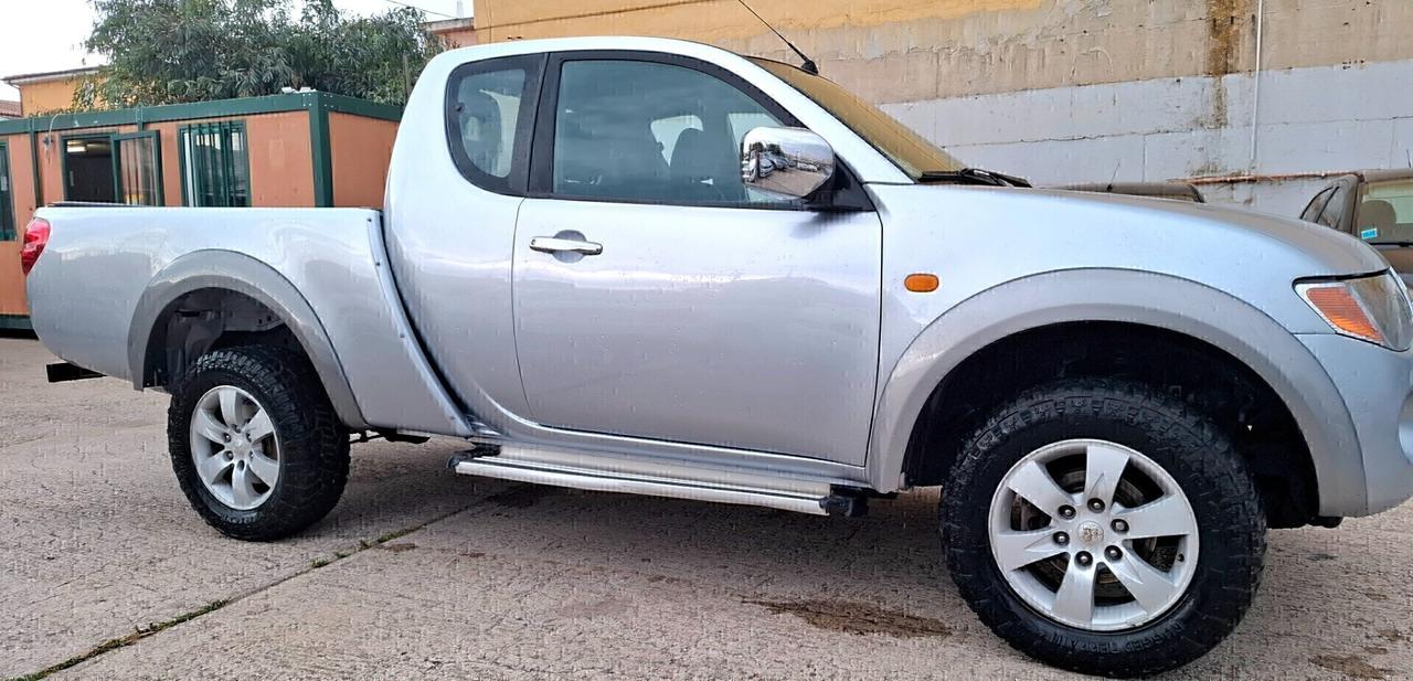 MITSUBISHI L200 2.5 DI-D/136CV Club Cab Invite